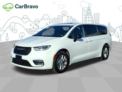 Used 2026 Chrysler Pacifica Limited