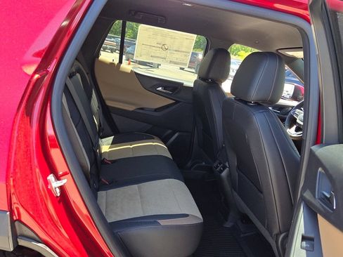 New 2026 Chevrolet Equinox ACTIV w/ LPO, Floor Liner Package AWD/4WD image 12
