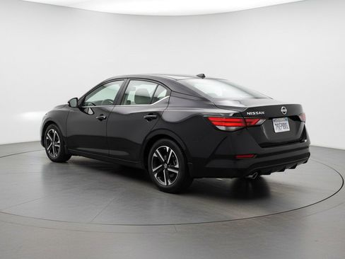 Used 2025 Nissan Sentra SV image 6