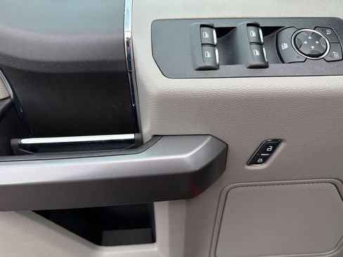 Used 2019 Ford F150 XLT image 11