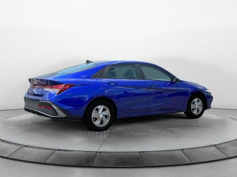 New 2025 Hyundai Elantra SE image 8