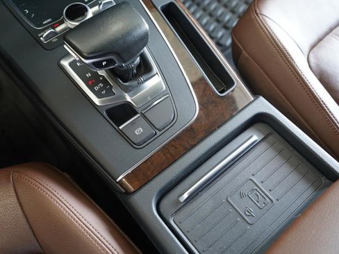 Used 2019 Audi Q5 2.0T Premium Plus AWD/4WD image 22