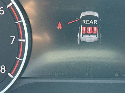 Used 2025 Nissan Rogue SV AWD/4WD image 19