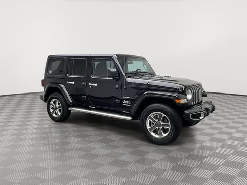 Used 2022 Jeep Wrangler Unlimited Sahara w/ Cold Weather Group AWD/4WD image 40