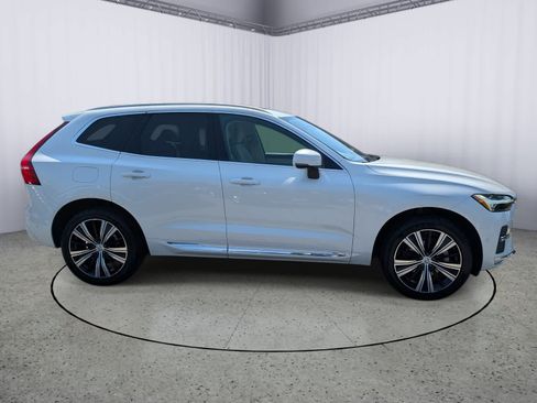 Used 2022 Volvo XC60 B5 Inscription w/ Advanced Package AWD/4WD image 2
