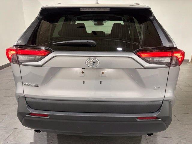 Used 2019 Toyota RAV4 LE w/ Carpet Mat Package FWD image 4