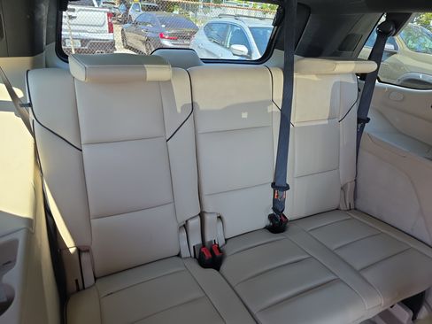 Used 2023 Cadillac Escalade Premium Luxury w/ Performance Package image 12