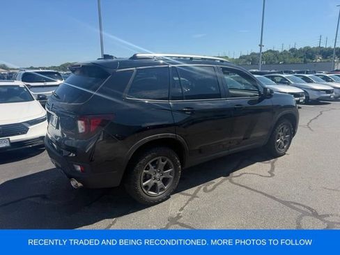 Used 2025 Honda Passport TrailSport image 3