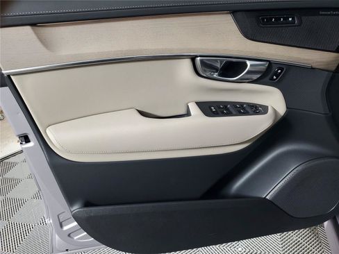 Certified 2026 Volvo XC90 B6 Plus w/ Protection Package Premier AWD/4WD image 19