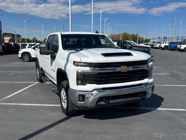 Used 2025 Chevrolet Silverado 2500 LT w/ Convenience Package AWD/4WD image 10