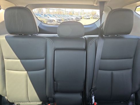 Used 2023 Nissan Murano SV w/ SV Midnight Edition Package image 13