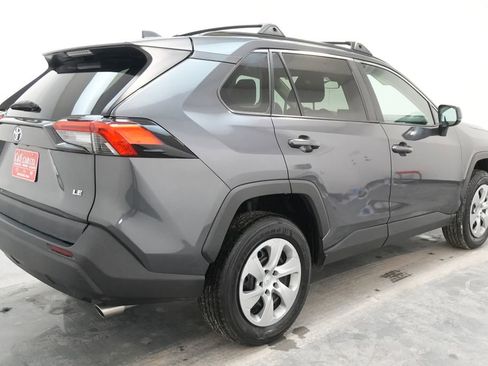 Used 2020 Toyota RAV4 LE image 7