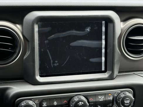 Used 2023 Jeep Wrangler Unlimited w/ Cold Weather Group AWD/4WD image 15