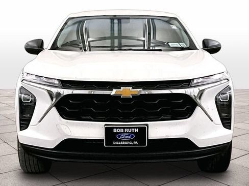 Used 2024 Chevrolet Trax LS FWD image 3