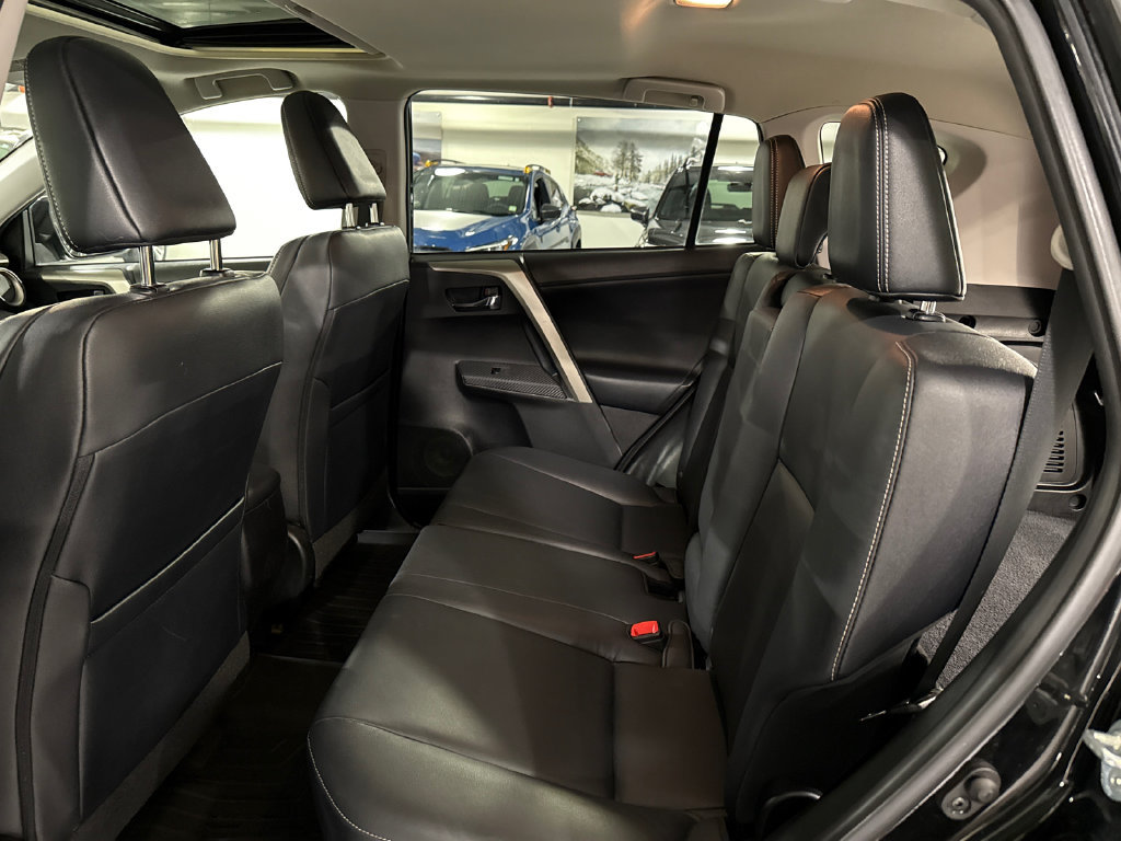 Used 2015 Toyota RAV4 Limited AWD/4WD image 22
