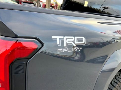 Used 2025 Toyota Tacoma TRD Sport AWD/4WD image 10