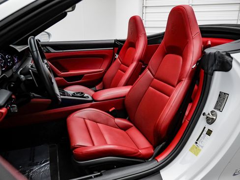 Used 2021 Porsche 911 Carrera 4 image 39