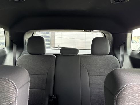 Used 2024 Chevrolet Traverse LT image 9