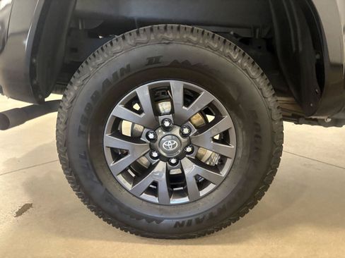 Used 2023 Toyota Tacoma SR5 AWD/4WD image 46