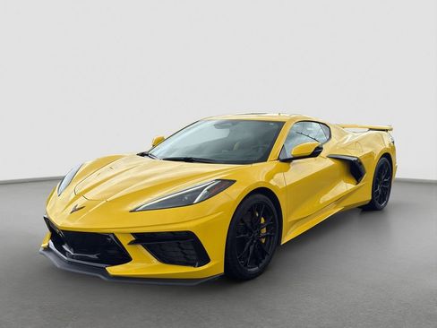 Used 2025 Chevrolet Corvette Stingray Preferred Cpe w/ Z51 Performance Package RWD image 1