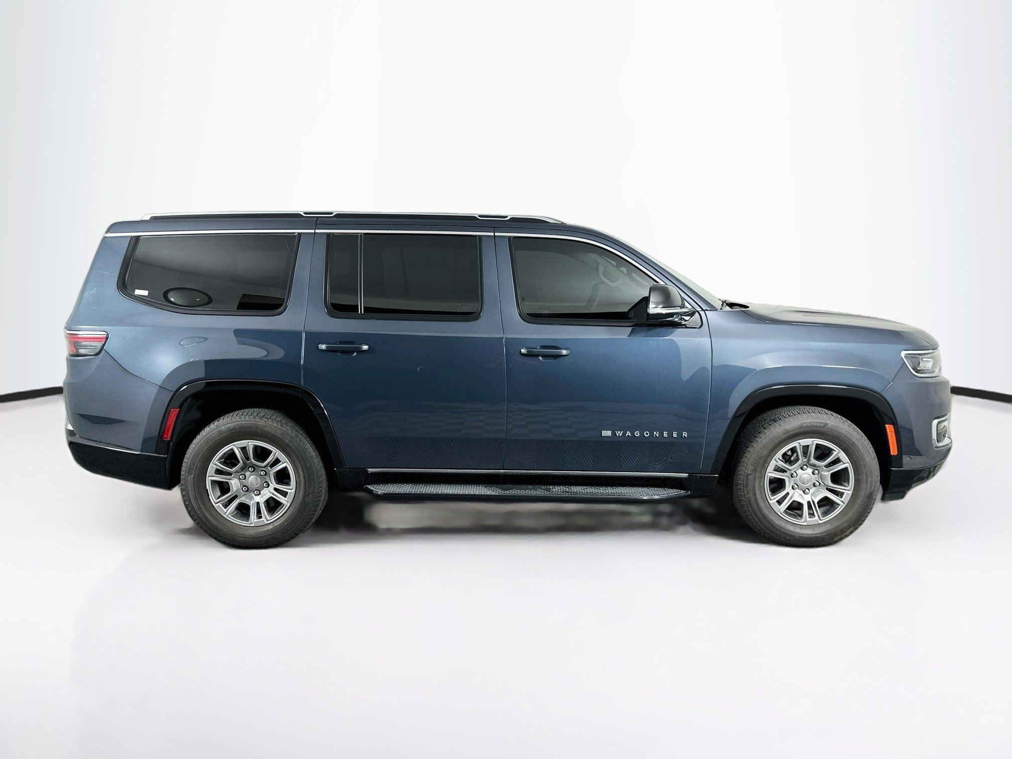 Used 2023 Jeep Wagoneer 4WD image 10