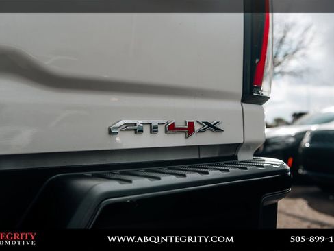 Used 2025 GMC Sierra 2500 AT4X image 16