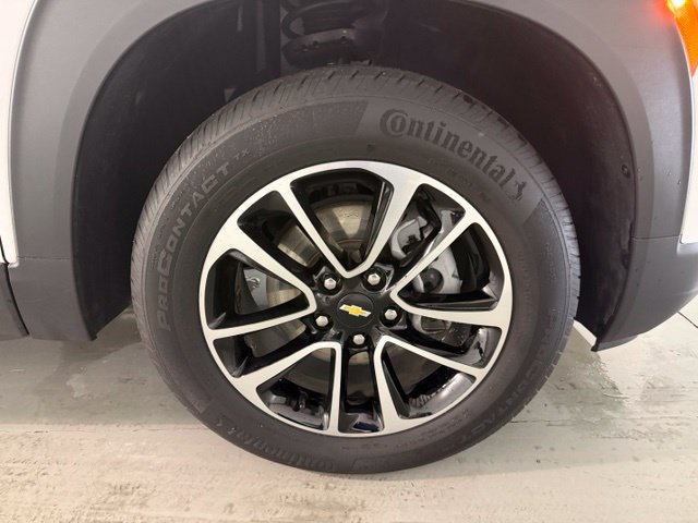 Used 2025 Chevrolet TrailBlazer LT AWD/4WD image 27