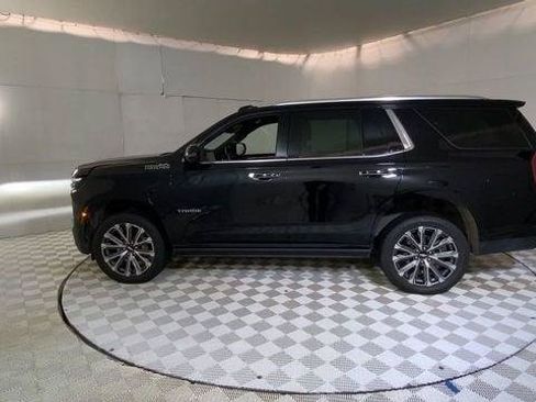 Used 2026 Chevrolet Tahoe High Country AWD/4WD image 9