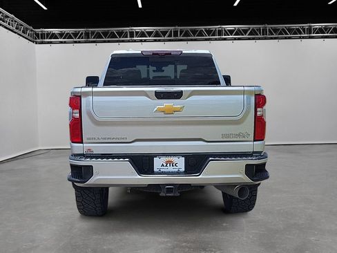 Used 2022 Chevrolet Silverado 2500 High Country w/ LPO, Hitch Package AWD/4WD image 6