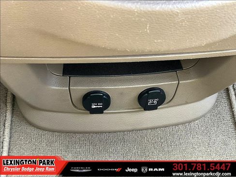 Used 2015 Chrysler Town & Country Touring w/ Driver Convenience Group FWD image 15