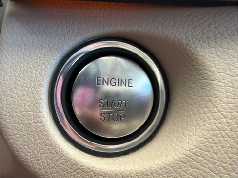 Used 2014 Mercedes-Benz E 350 4MATIC Sedan image 19