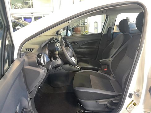 Certified 2025 Nissan Versa SV w/ Trunk Package image 6