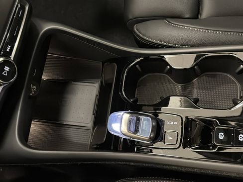 Used 2026 Volvo XC40 B5 Plus w/ Protection Package Premier image 19