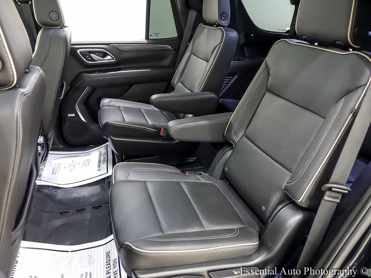 Used 2023 GMC Yukon SLT w/ SLT Luxury Package AWD/4WD image 13