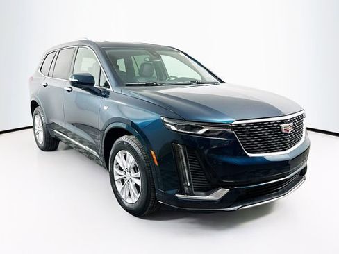 New 2025 Cadillac XT6 Luxury image 1