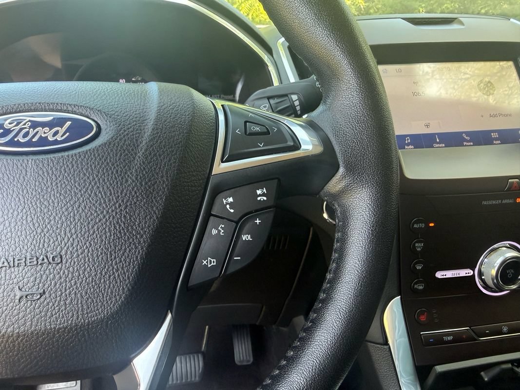 Used 2020 Ford Edge Titanium FWD image 22