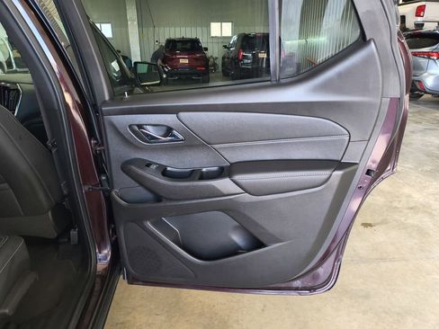 Used 2023 Chevrolet Traverse LT AWD/4WD image 25