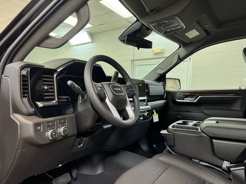 New 2026 GMC Sierra 1500 SLE AWD/4WD image 14