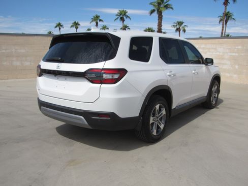 Certified 2025 Honda Pilot EX-L image 5