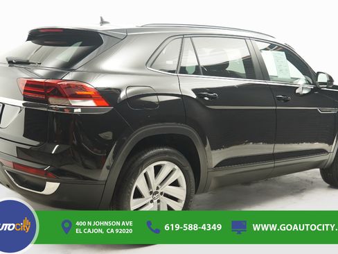 Used 2022 Volkswagen Atlas Cross Sport SE FWD image 6