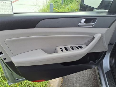 Used 2016 Hyundai Sonata SE image 9