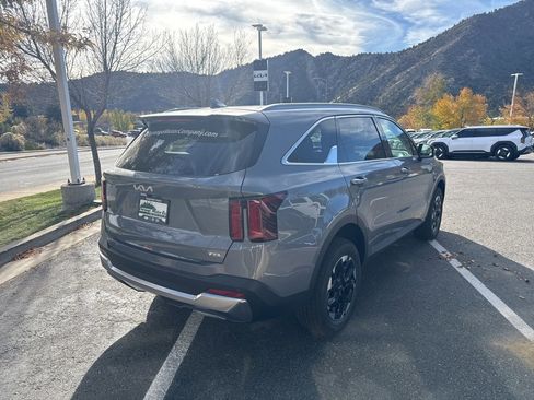 New 2025 Kia Sorento S image 33