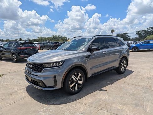 Certified 2023 Kia Sorento EX FWD image 4