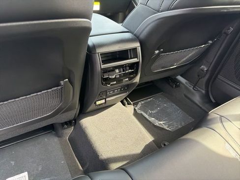 New 2026 Jeep Grand Cherokee Limited w/ Limited Altitude Package AWD/4WD image 9