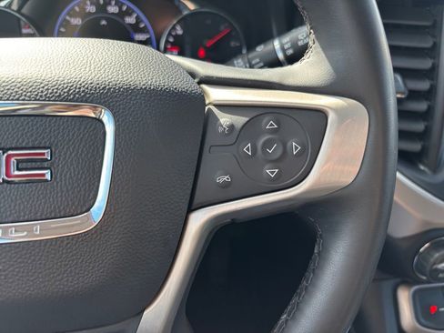 Used 2023 GMC Acadia Denali w/ Denali Ultimate Package AWD/4WD image 19