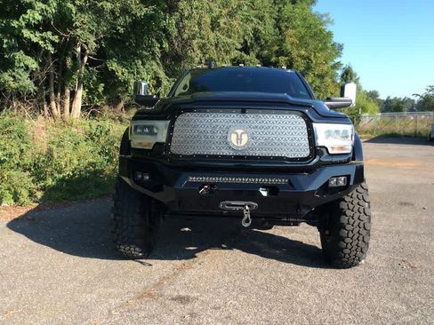 Used 2020 RAM 5500 Laramie AWD/4WD image 3