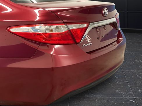 Used 2016 Toyota Camry LE FWD image 32