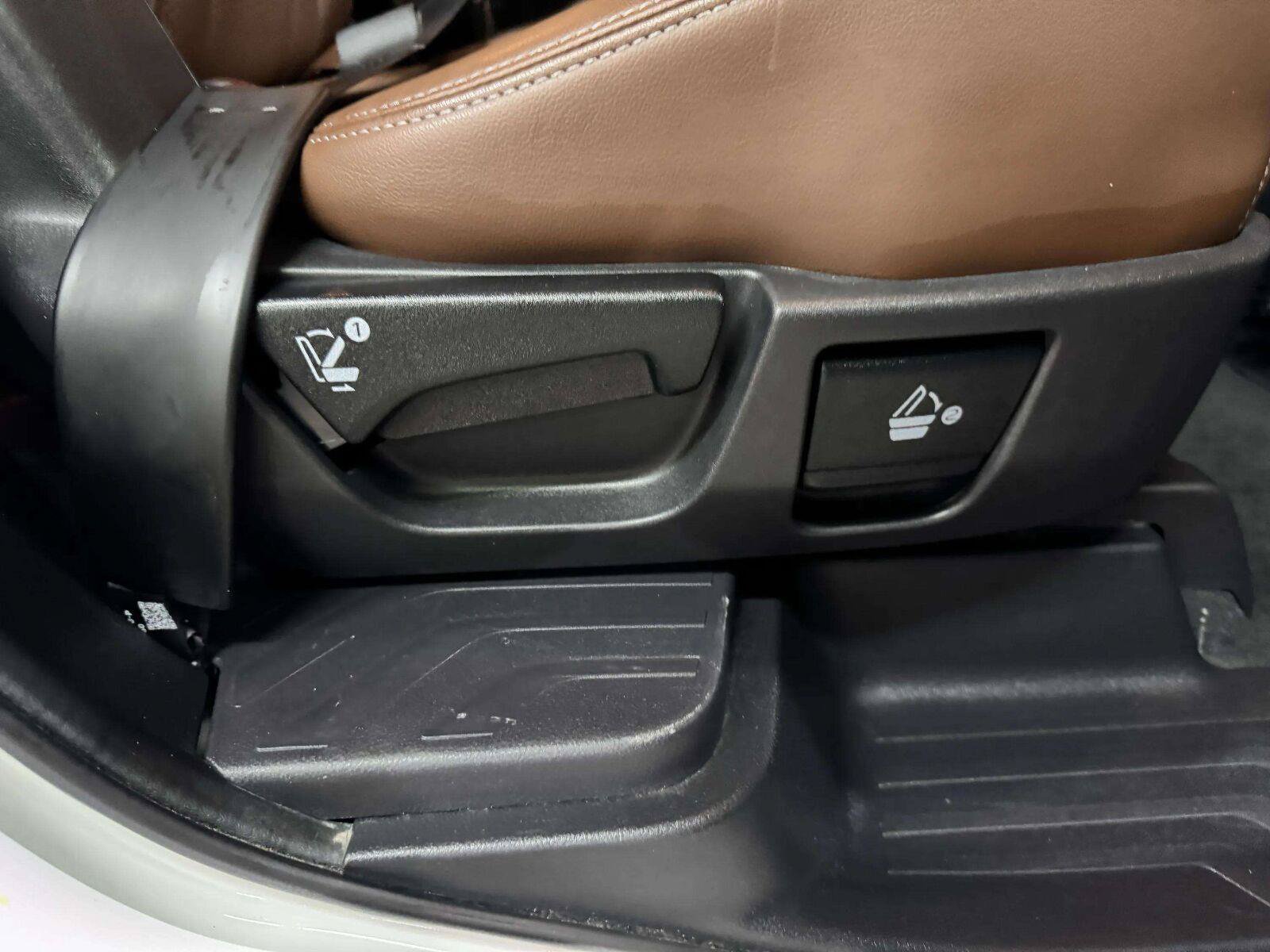 Used 2023 Subaru Ascent Touring AWD/4WD image 39