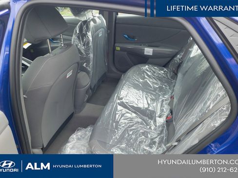 New 2025 Hyundai Elantra SEL FWD image 16