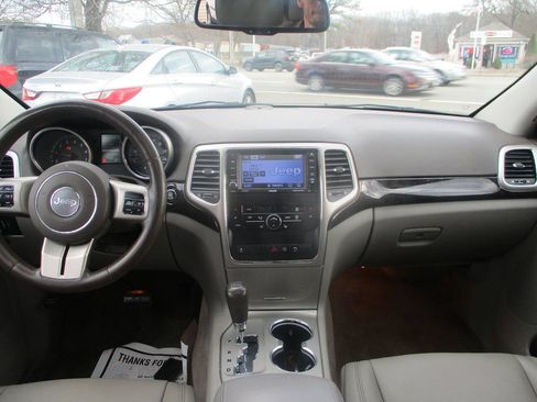 Used 2012 Jeep Grand Cherokee Laredo image 8